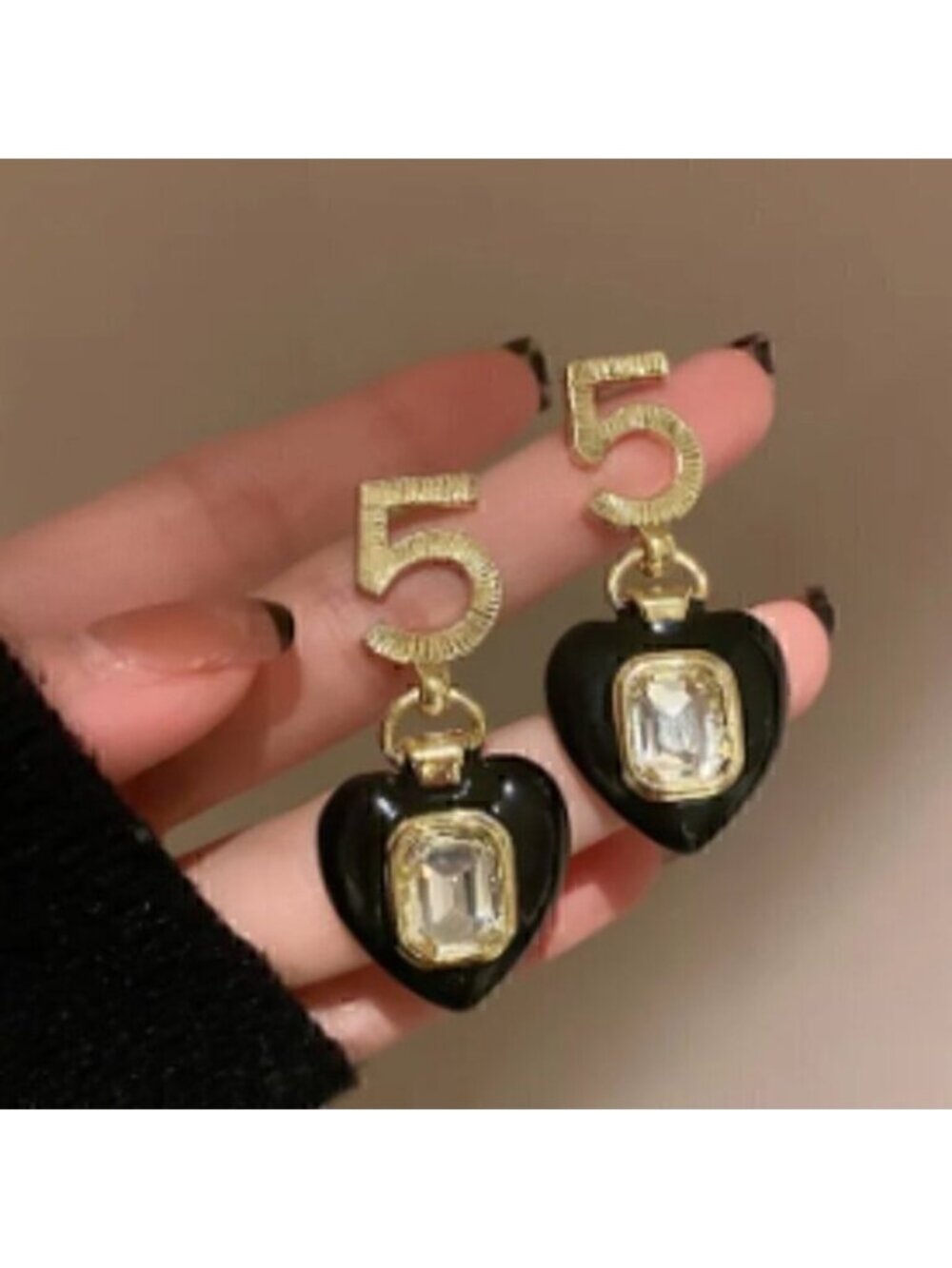Number 5 with Sparkling rhinestone Black Heart Earrings